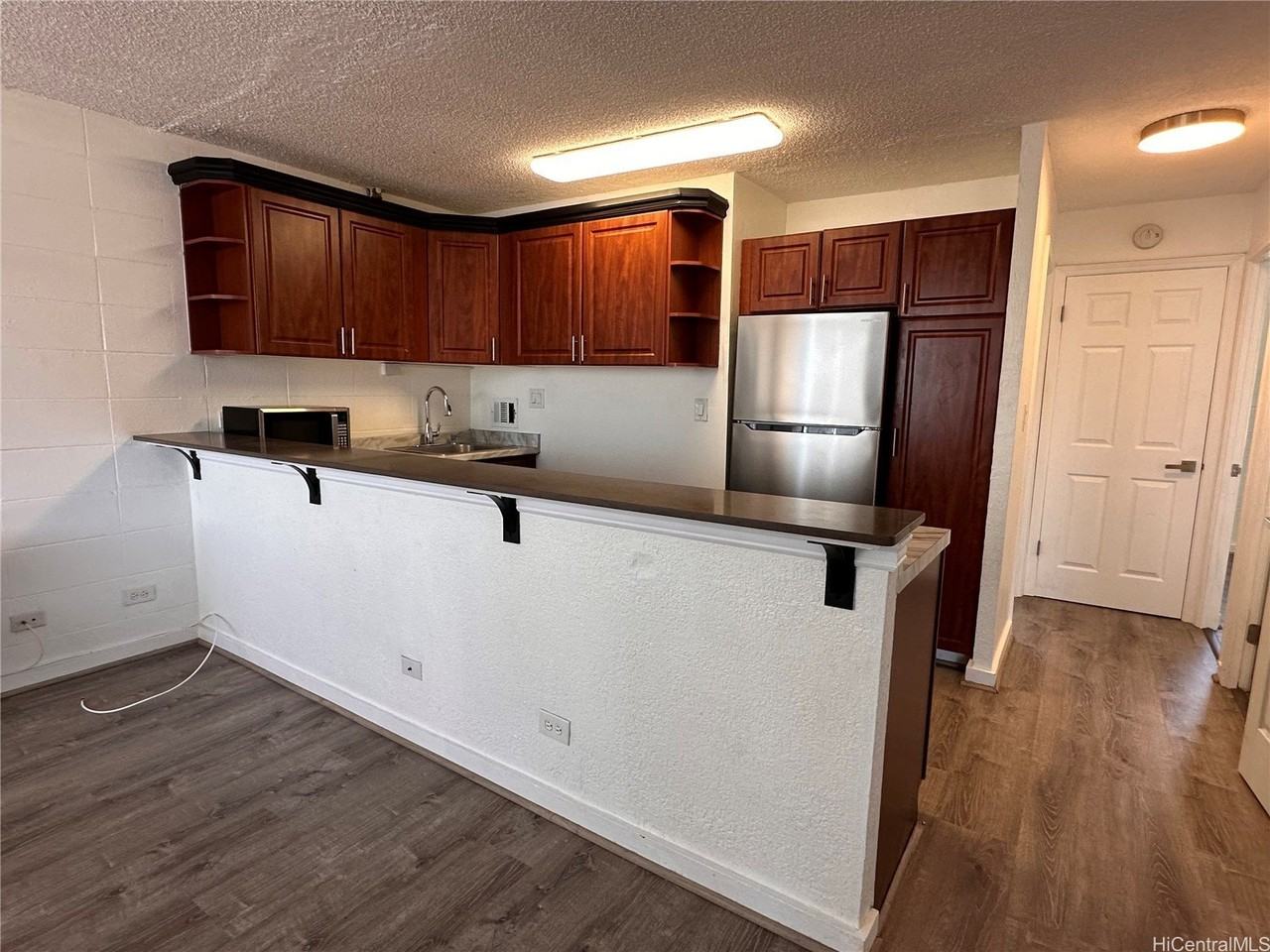 94-246 Leoku St #304 - Photo 6 of 11