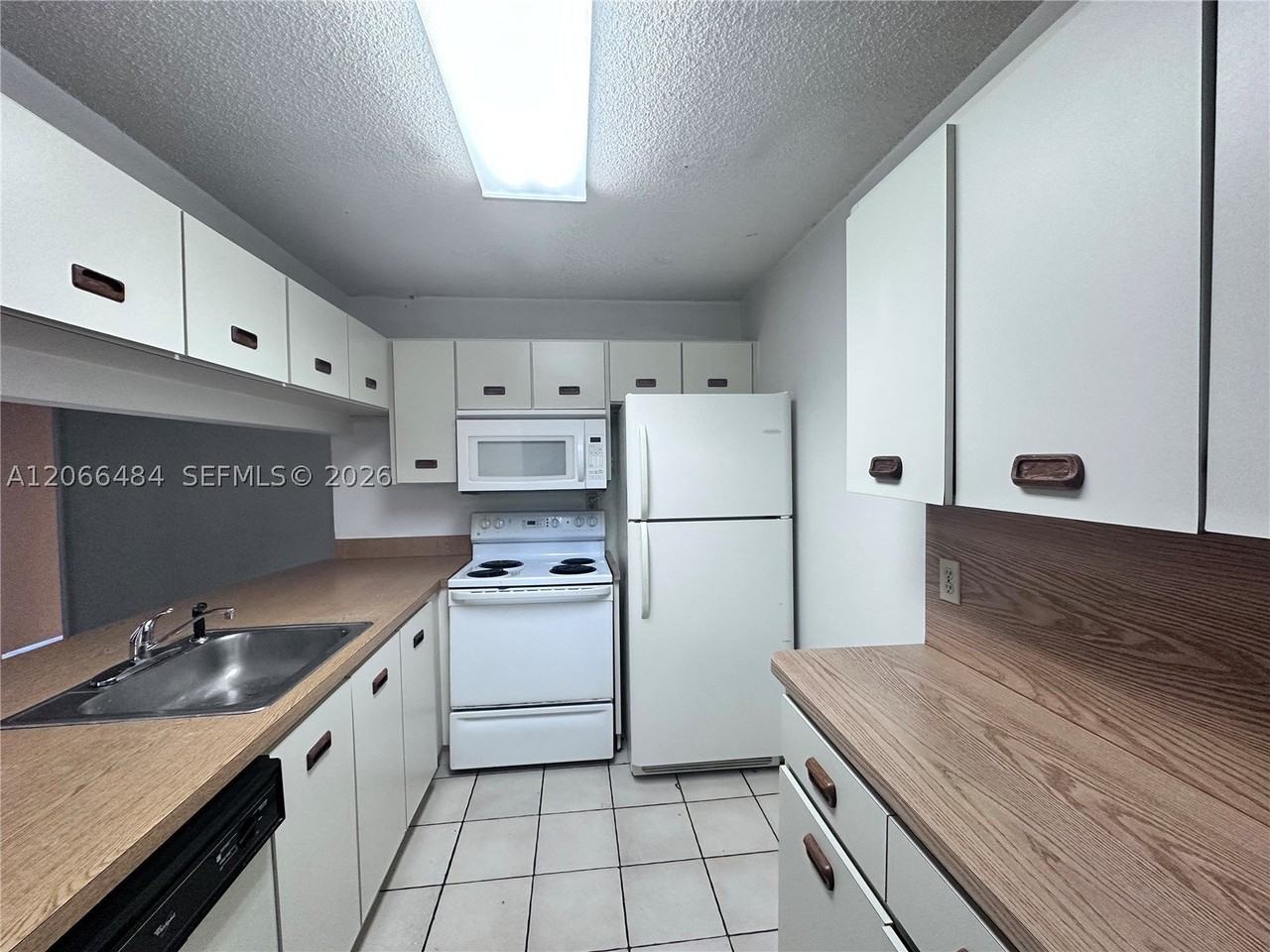 2740 W 63rd Pl #13-25 - Photo 3 of 12