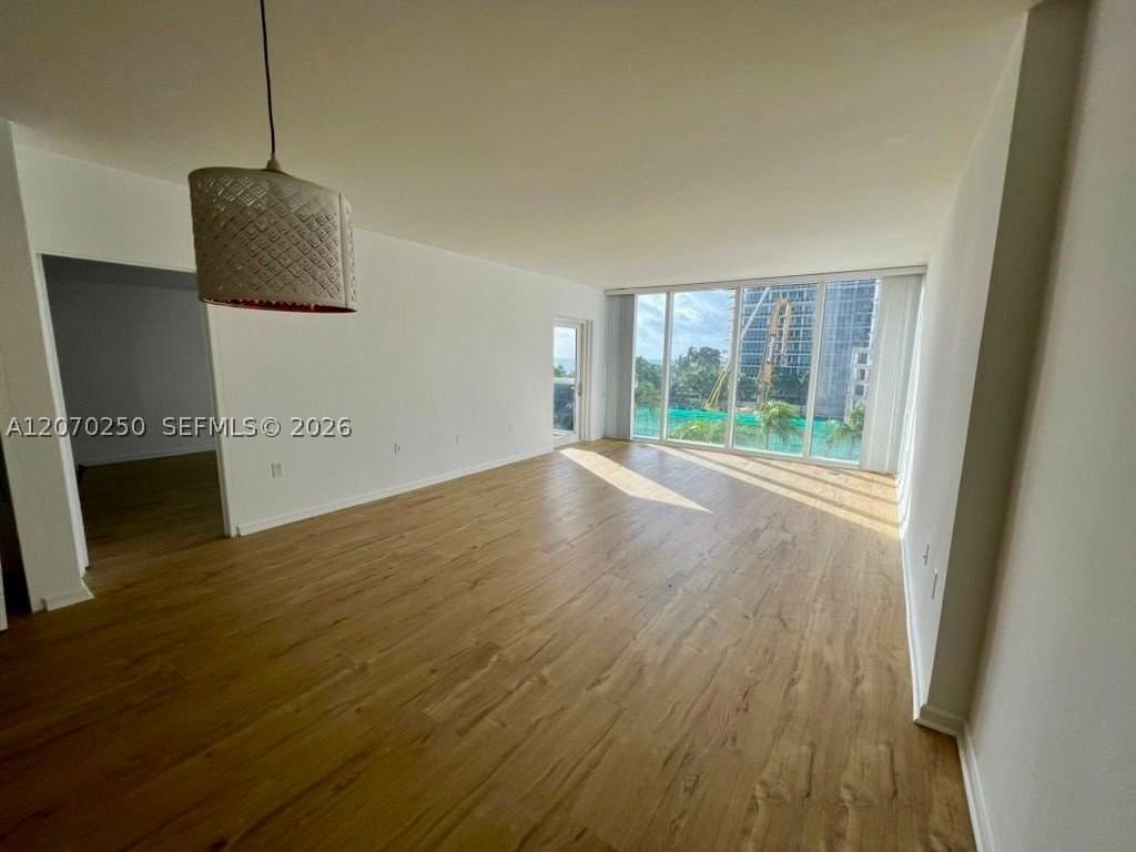 10275 Collins Ave #415 - Photo 3 of 12