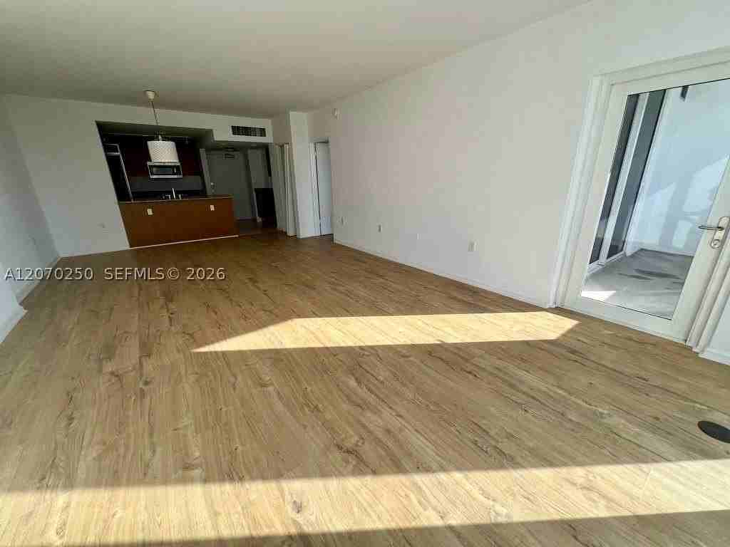 10275 Collins Ave #415 - Photo 4 of 12