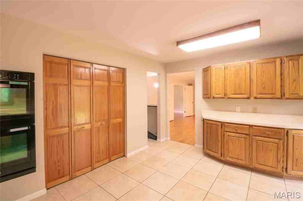 395 Statesman Ct - Photo 6 of 37