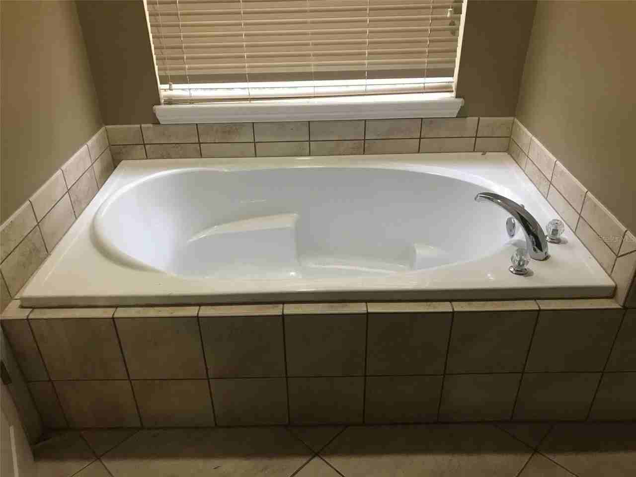 1530 Salem Dr - Photo 5 of 48