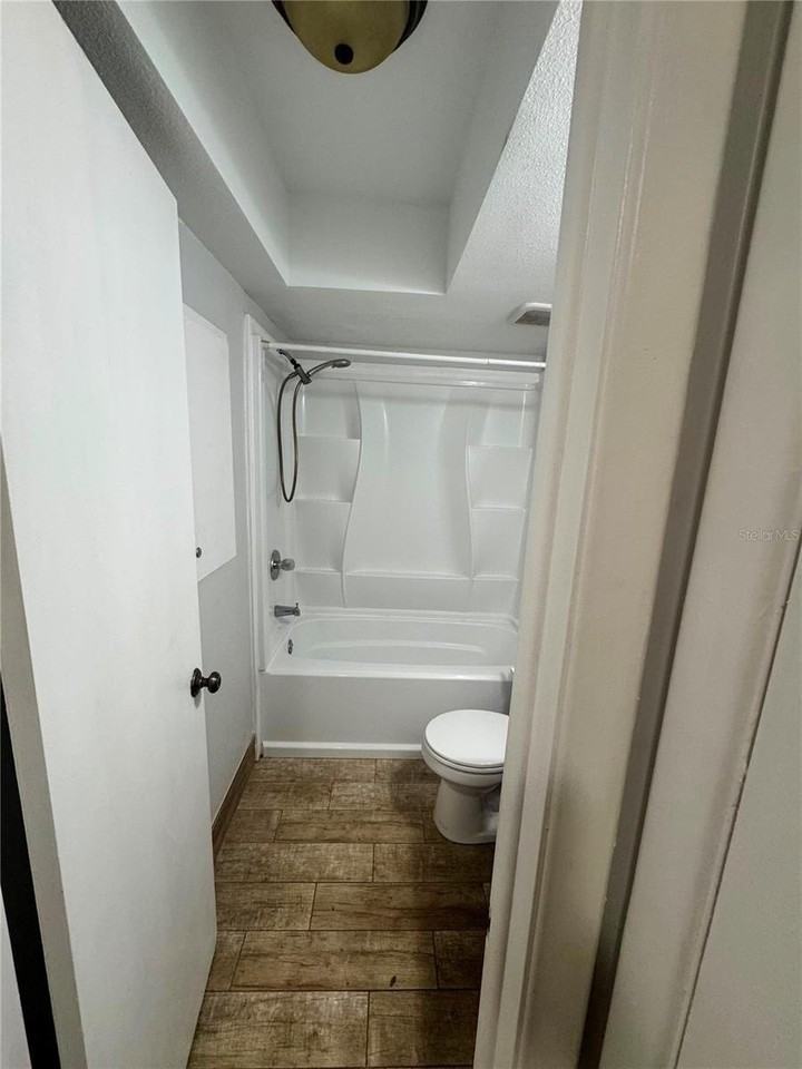 2896 Meadow Lake Ave - Photo 5 of 18