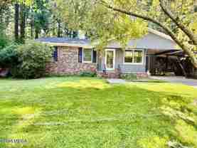 1390 Royalwyn Dr - Photo 1 of 1