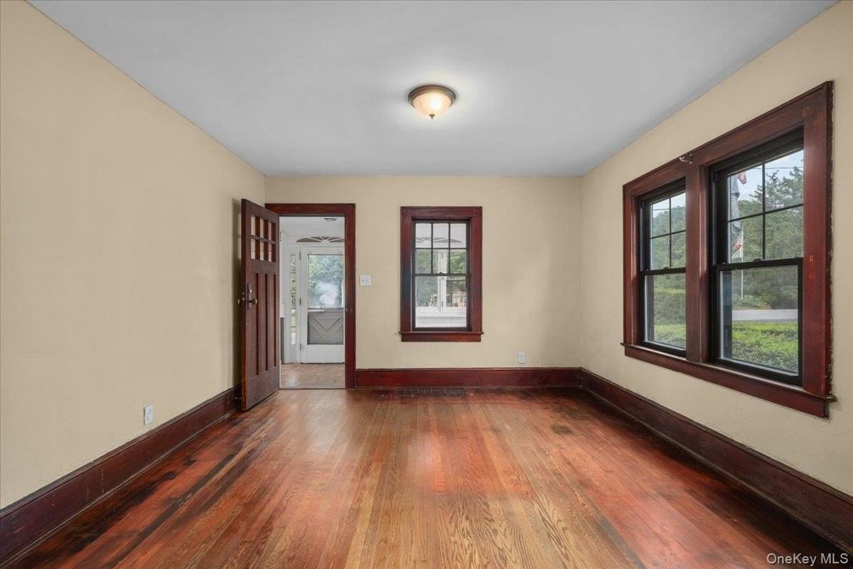 37 Yates Ave - Photo 7 of 12