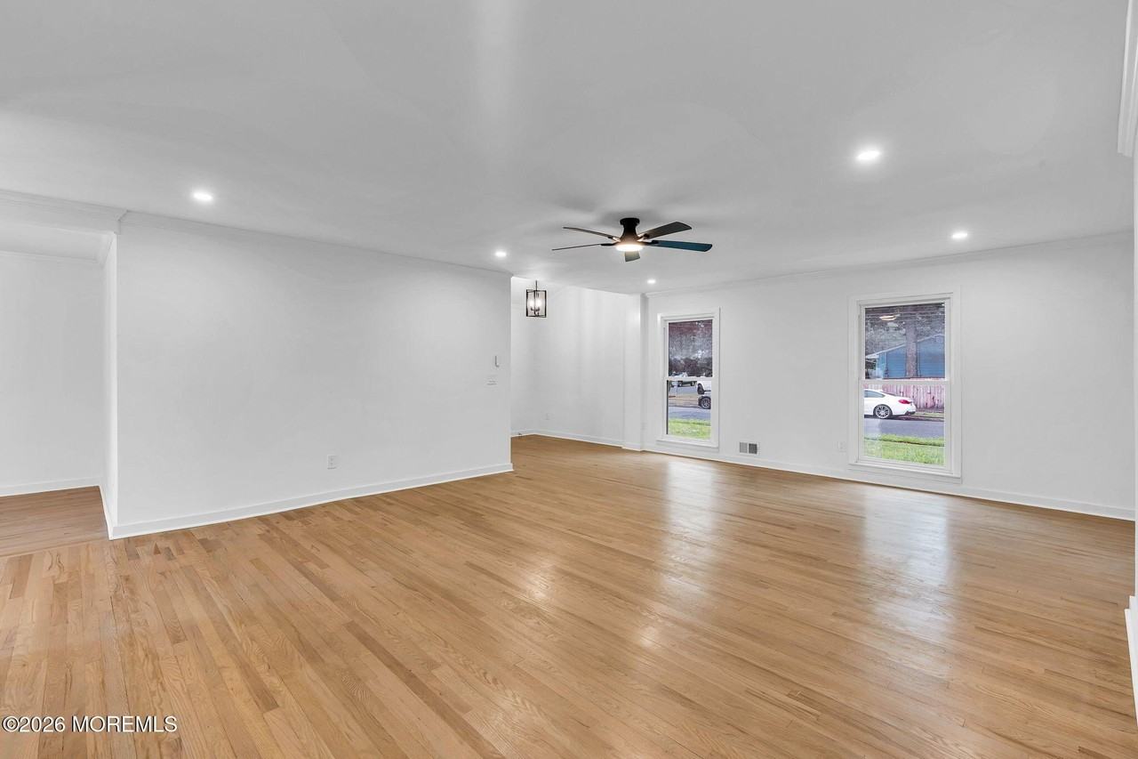 20 Oak Hill Dr - Photo 4 of 19