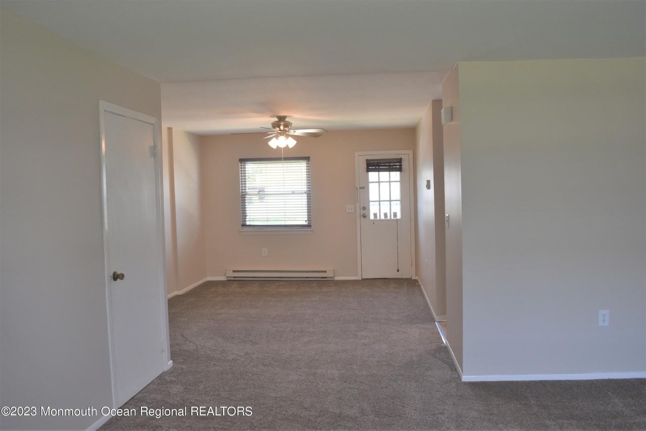 53 White St #B - Photo 4 of 14
