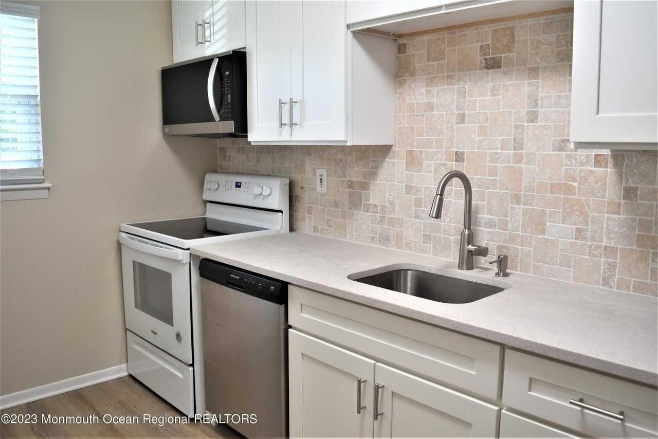 53 White St #B - Photo 5 of 14