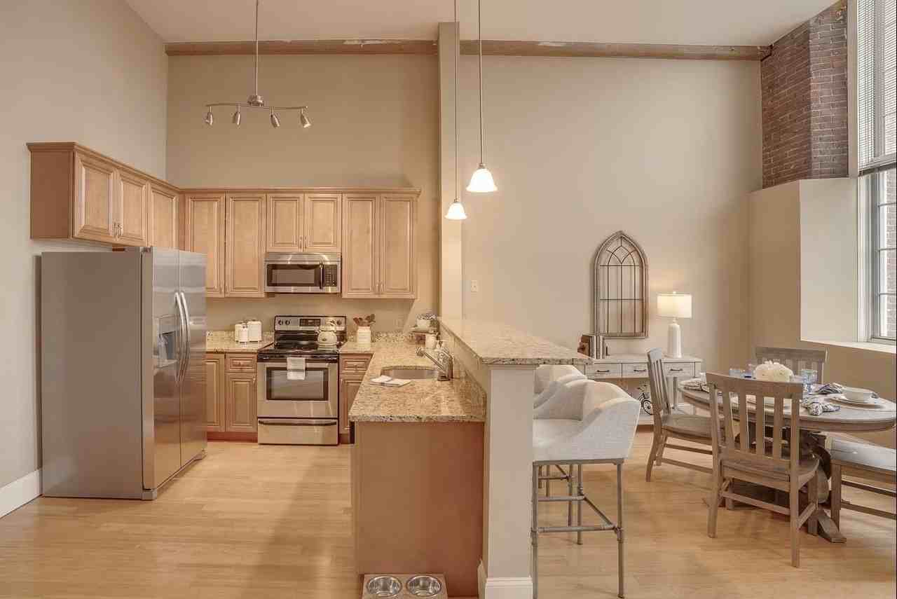 70 Foundry St - Photo 4 of 20