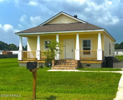 featured image of 7807 Trey Cir