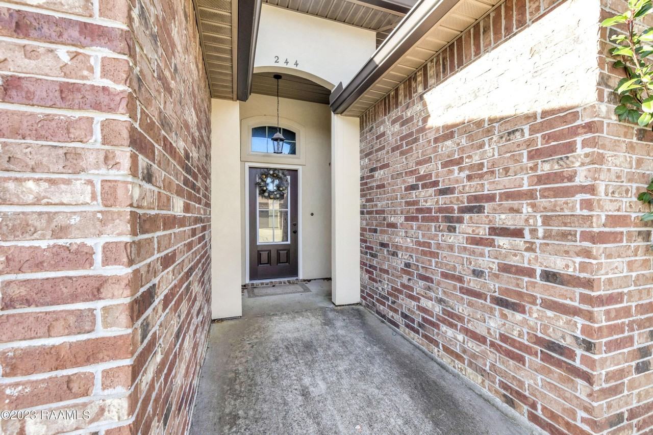 244 Rosemary Pl - Photo 2 of 35