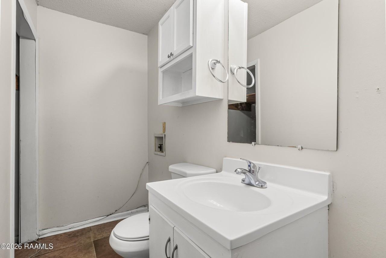115 Woodworth Ln #F - Photo 5 of 12