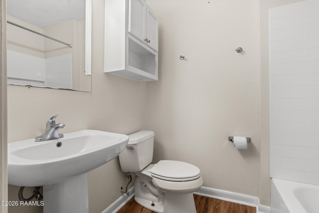 115 Woodworth Ln #F - Photo 7 of 12