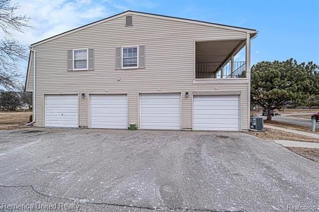 279 Lake Village Dr - Photo 3 of 18