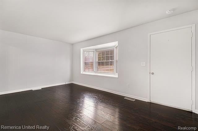 279 Lake Village Dr - Photo 5 of 18