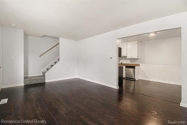 279 Lake Village Dr - Photo 6 of 18