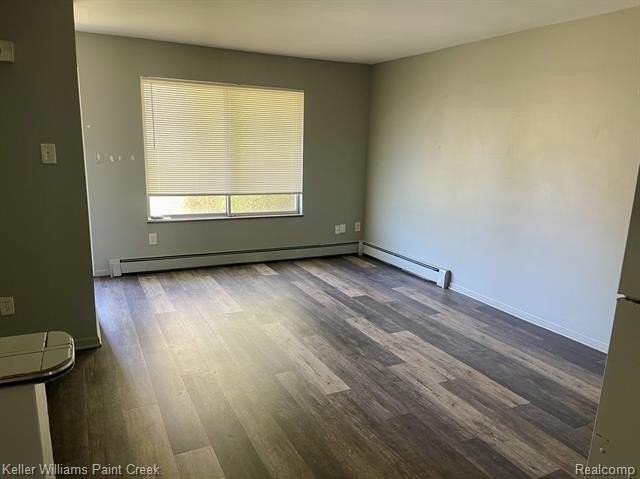 474 W Marshall St - Photo 2 of 7