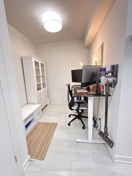 2212 Lake Shore Boulevard West #908 - Photo 3 of 20