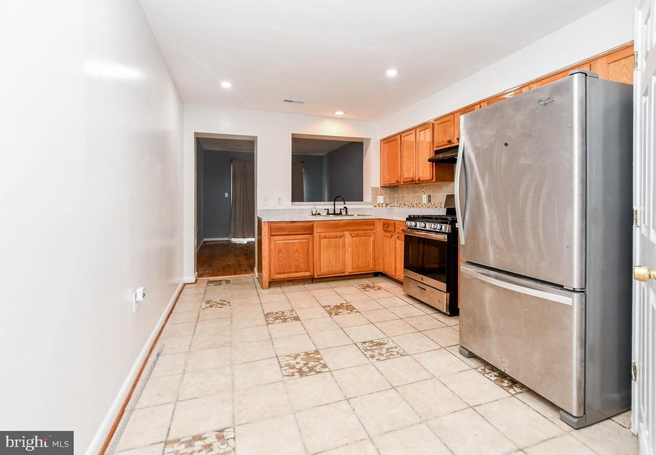 1704 Montana Ave Ne - Photo 5 of 30