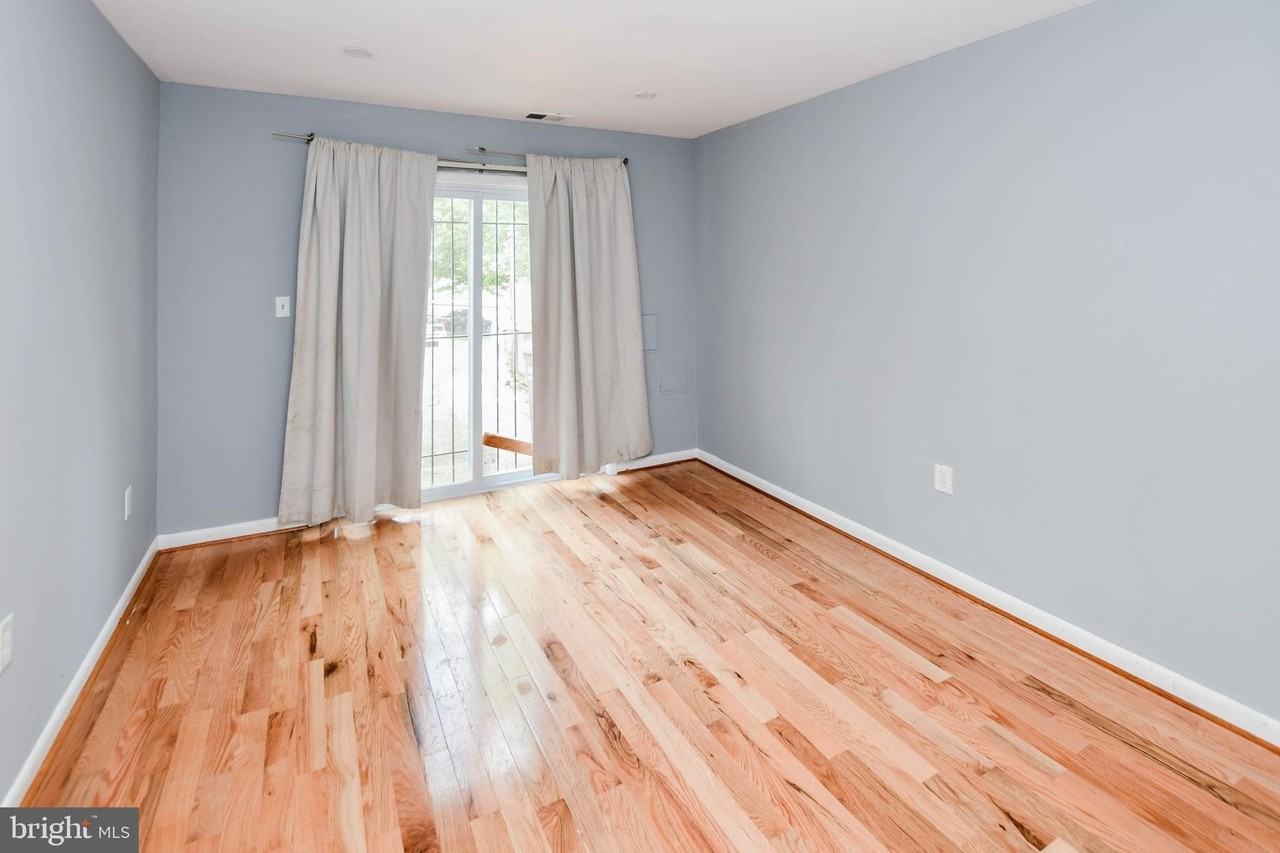 1704 Montana Ave Ne - Photo 6 of 30