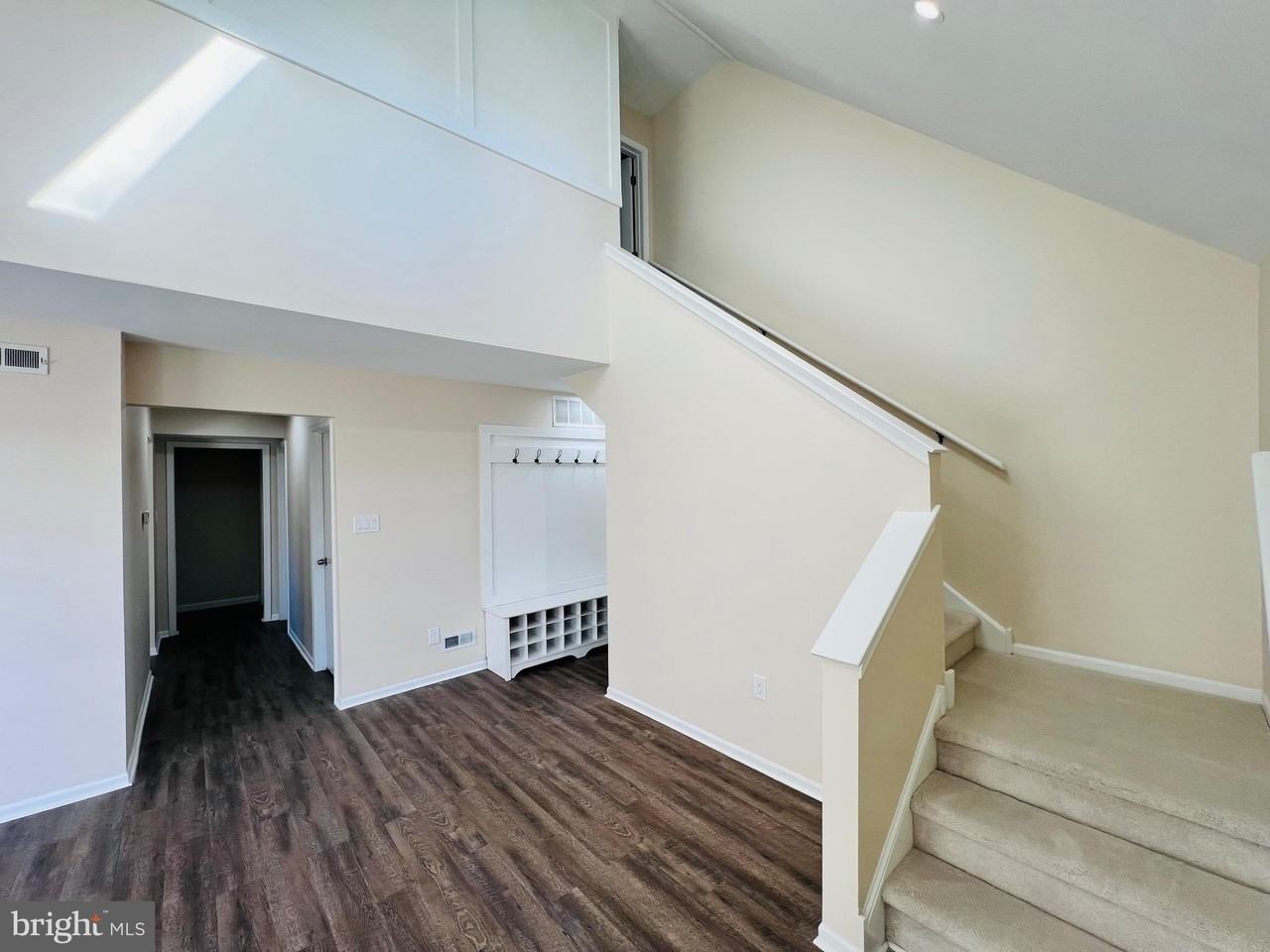 31 Bellaire Dr - Photo 5 of 20