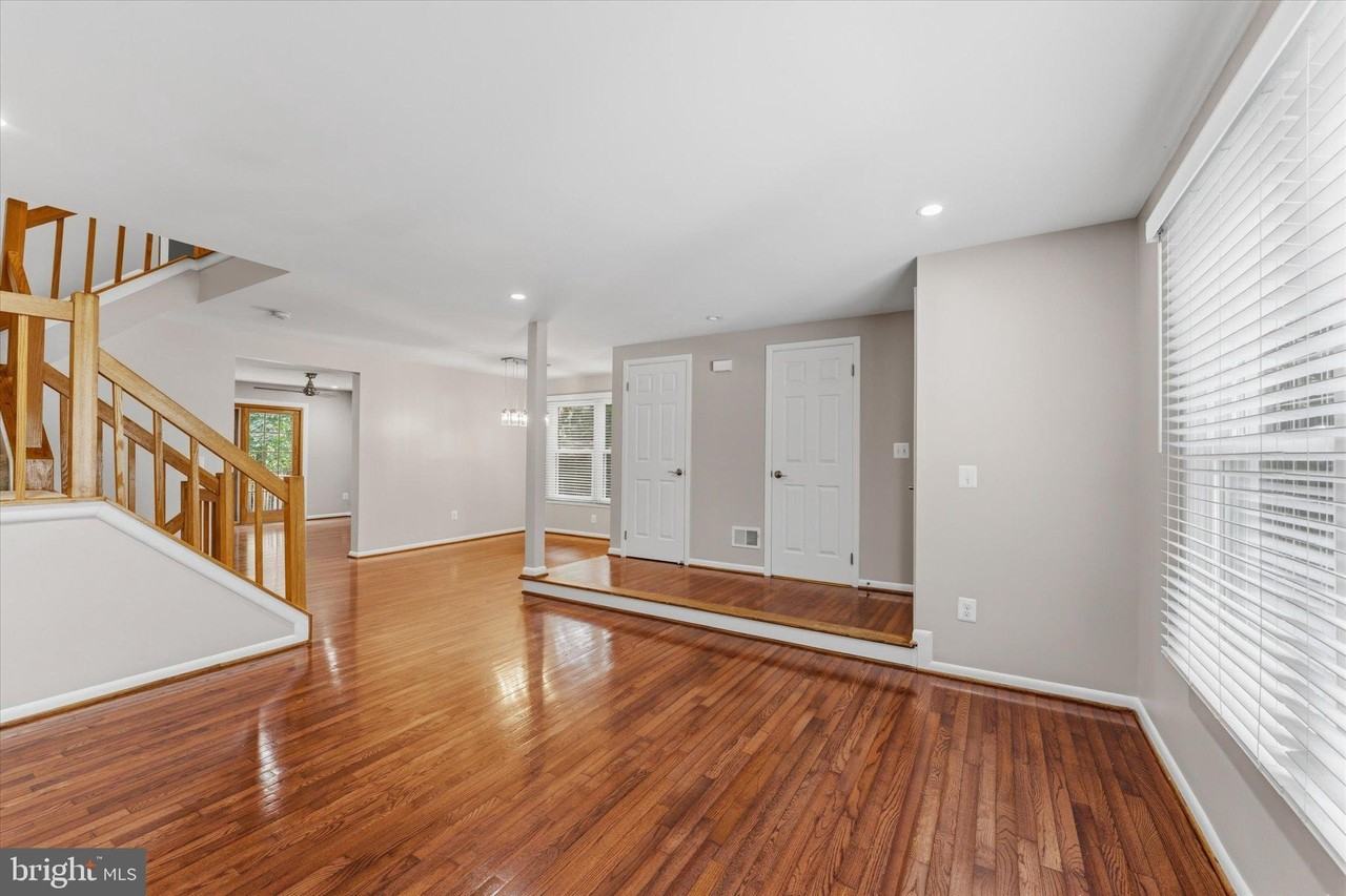 1431 Newport Spring Ct - Photo 5 of 33