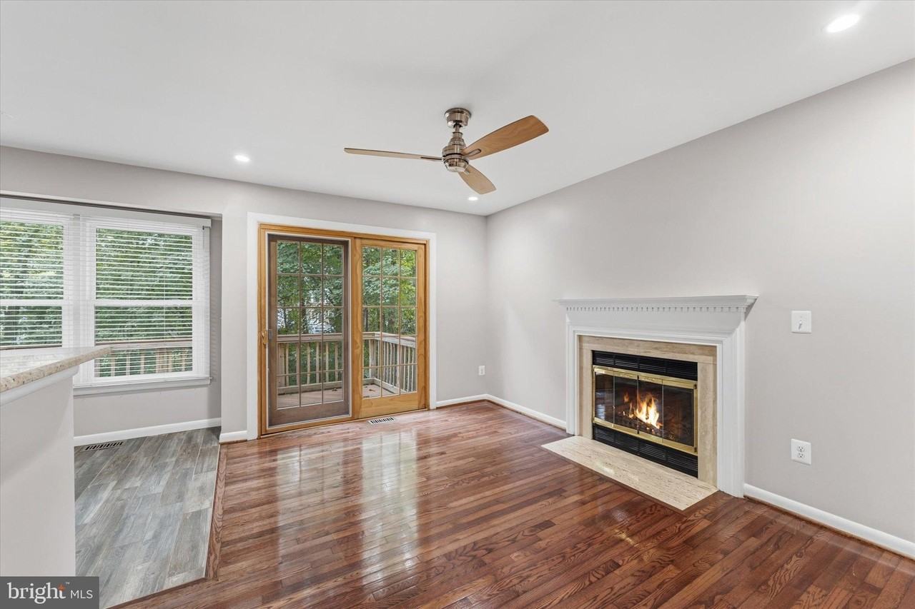 1431 Newport Spring Ct - Photo 7 of 33