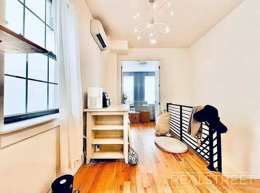 22 Catherine St #1L - Photo 3 of 10