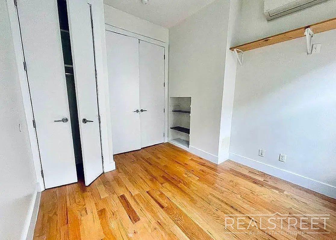 22 Catherine St #1L - Photo 5 of 10