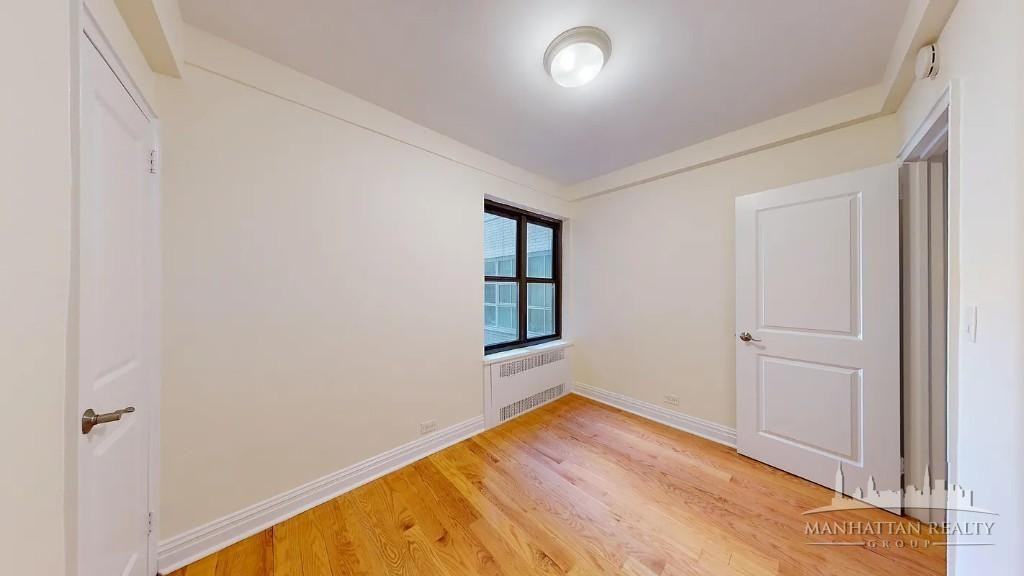 E 56th St #5C - Photo 4 of 5