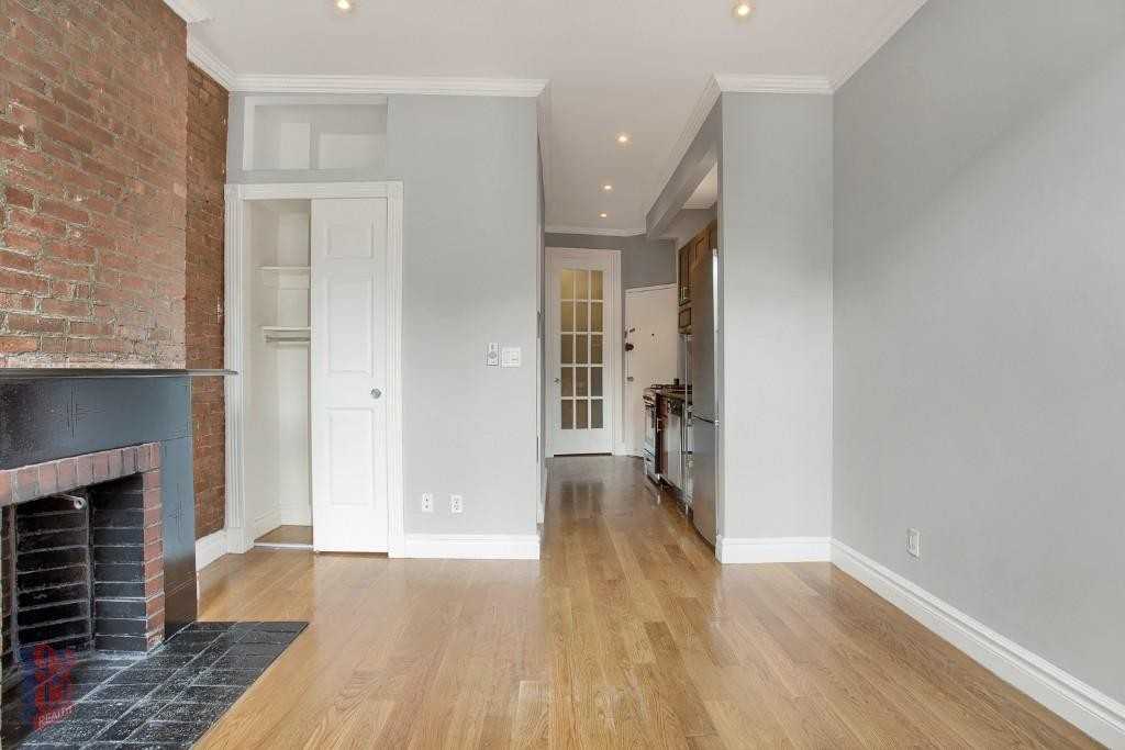 Leroy St #3A - Photo 3 of 5