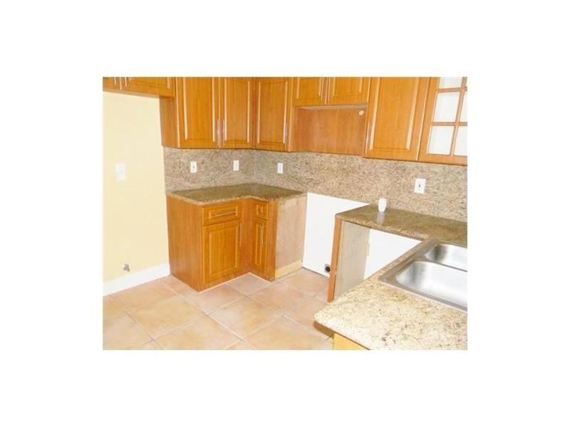 6103 NW 116th St - Photo 3 of 5