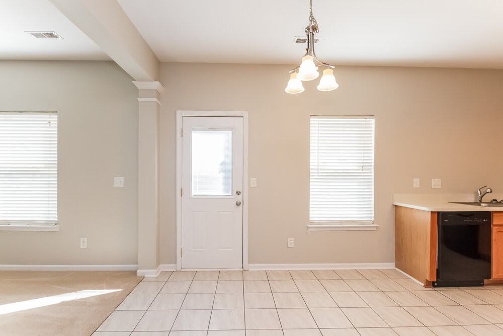 4716 Potters Glen Rd - Photo 5 of 14