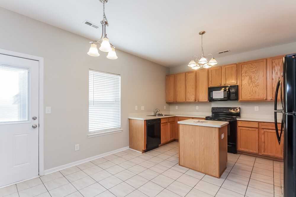4716 Potters Glen Rd - Photo 6 of 14
