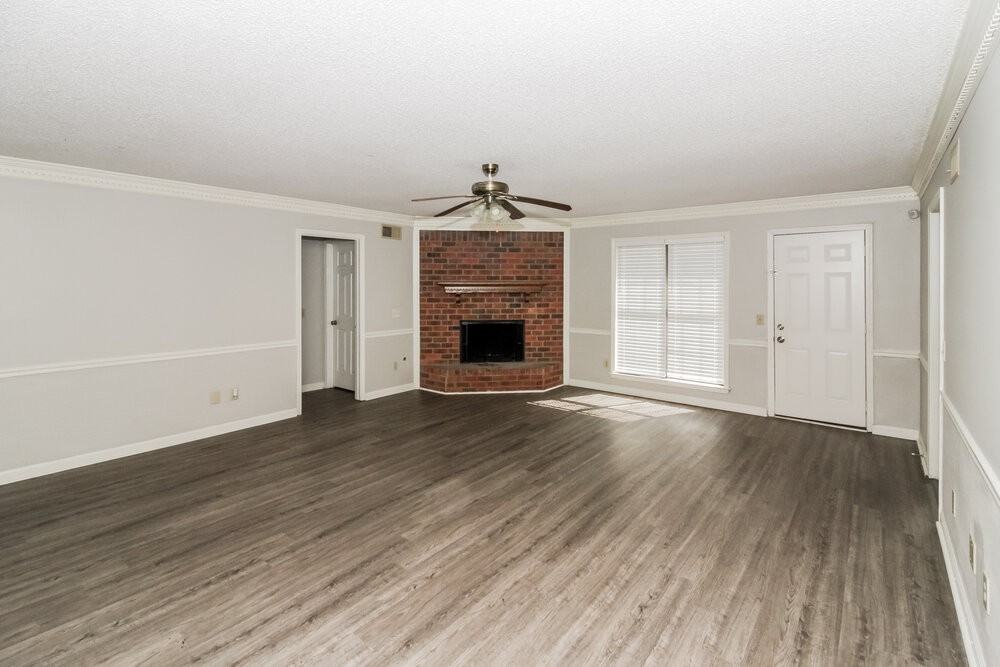 4580 Blandford Dr - Photo 3 of 16