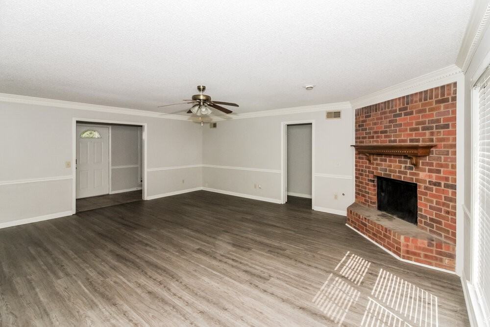 4580 Blandford Dr - Photo 4 of 16