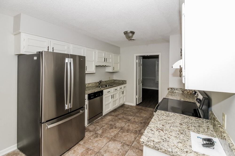 4580 Blandford Dr - Photo 6 of 16