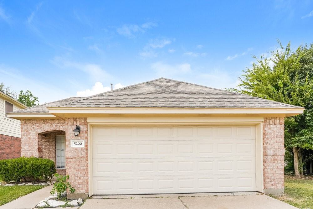 5200 Rockwood Dr - Photo 3 of 16