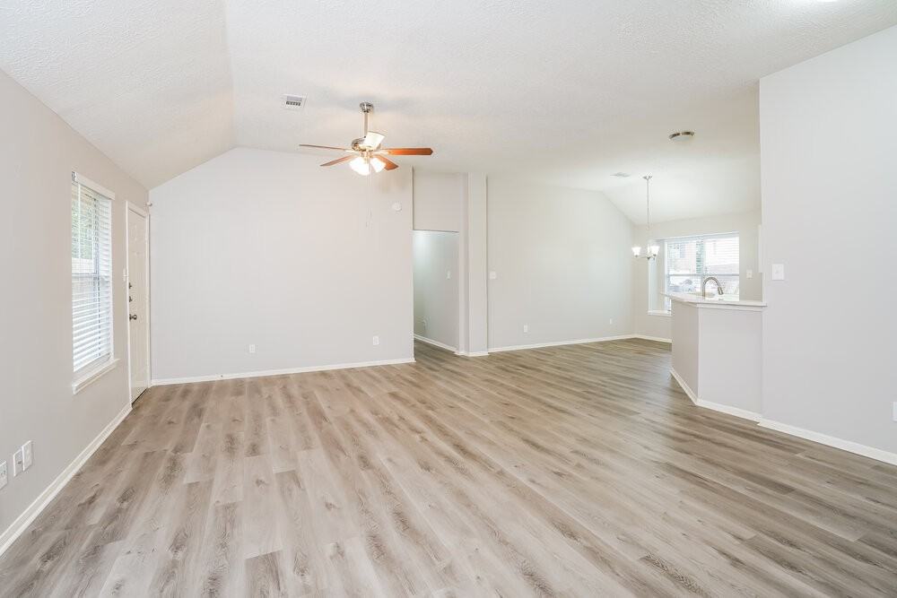 5200 Rockwood Dr - Photo 4 of 16