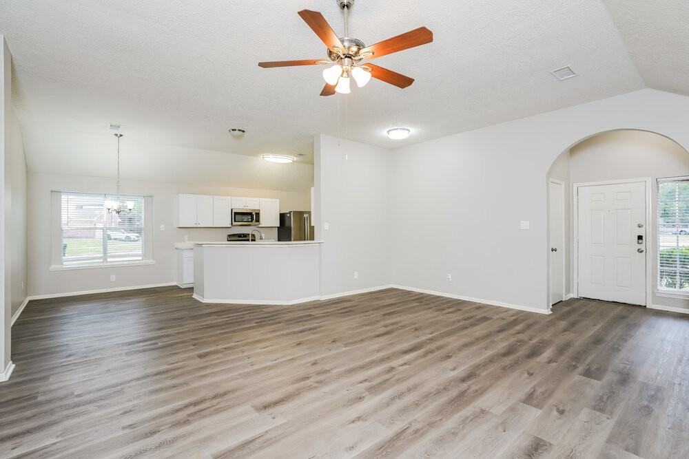 5200 Rockwood Dr - Photo 5 of 16