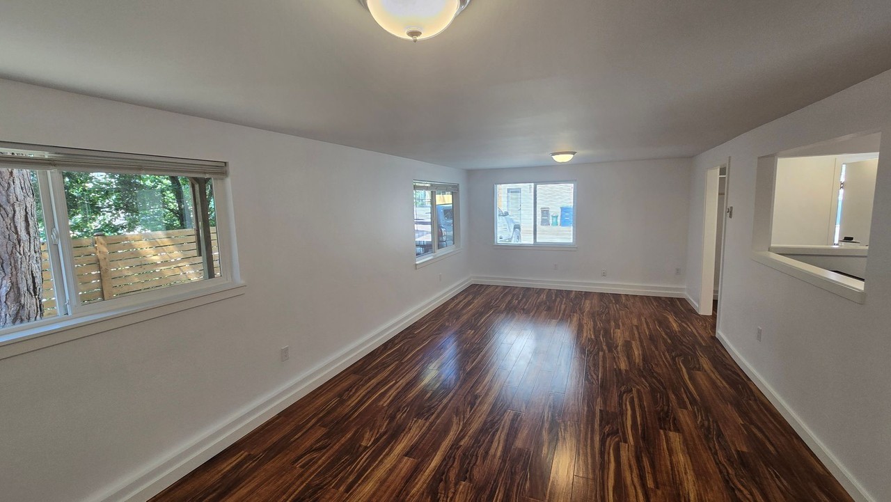 13727 35th Ave Ne #C - Photo 2 of 16
