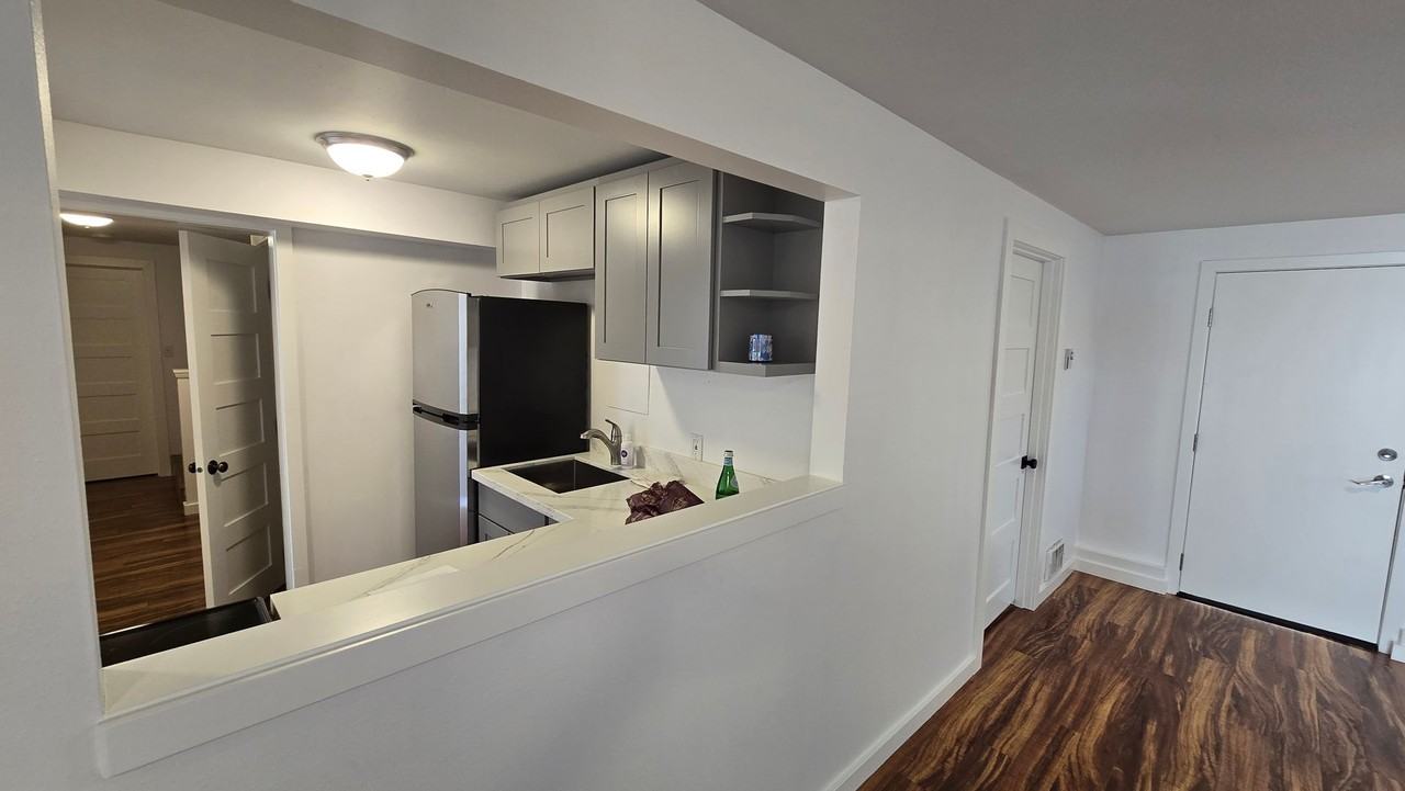 13727 35th Ave Ne #C - Photo 3 of 16