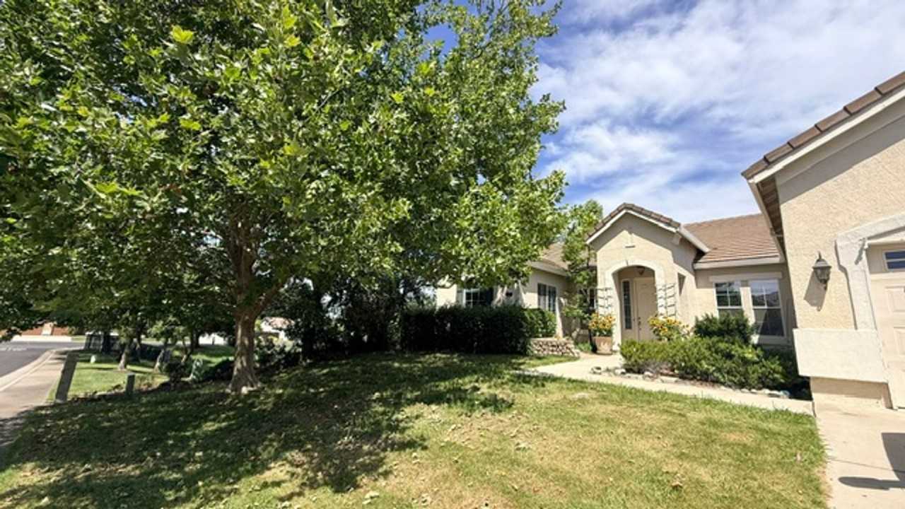 5631 Birkdale Ct - Photo 3 of 11