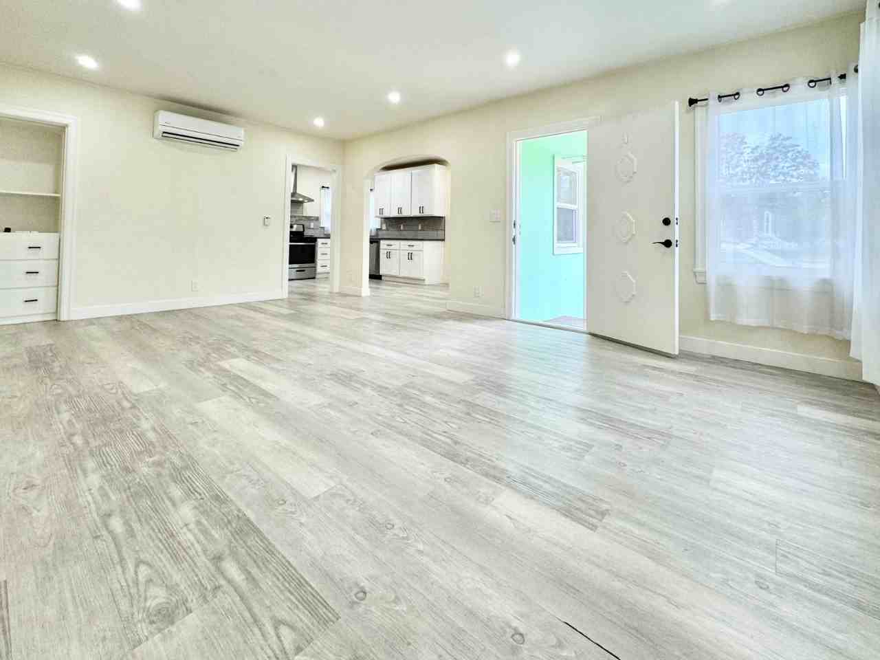 950 Seymour St - Photo 7 of 20