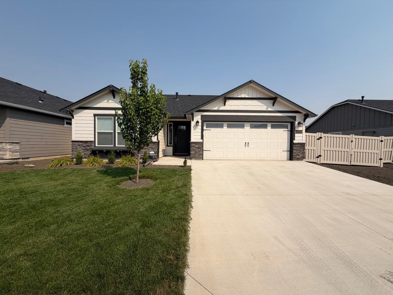 10288 W Trident Ridge Dr - Photo 2 of 18