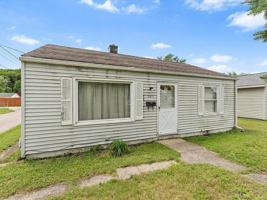 featured image of 2411 Delaware St