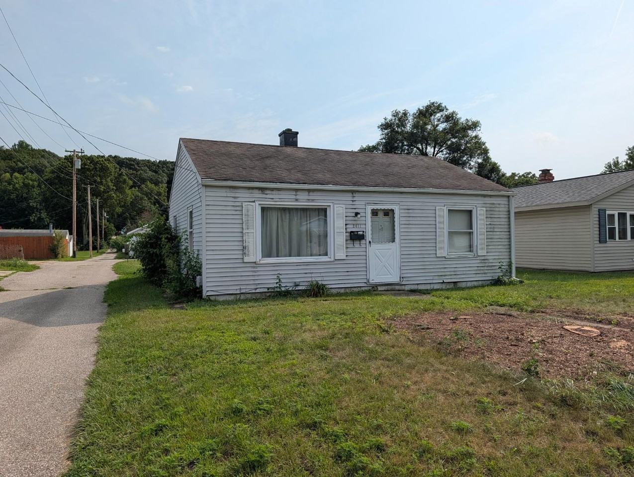 2411 Delaware St - Photo 2 of 11