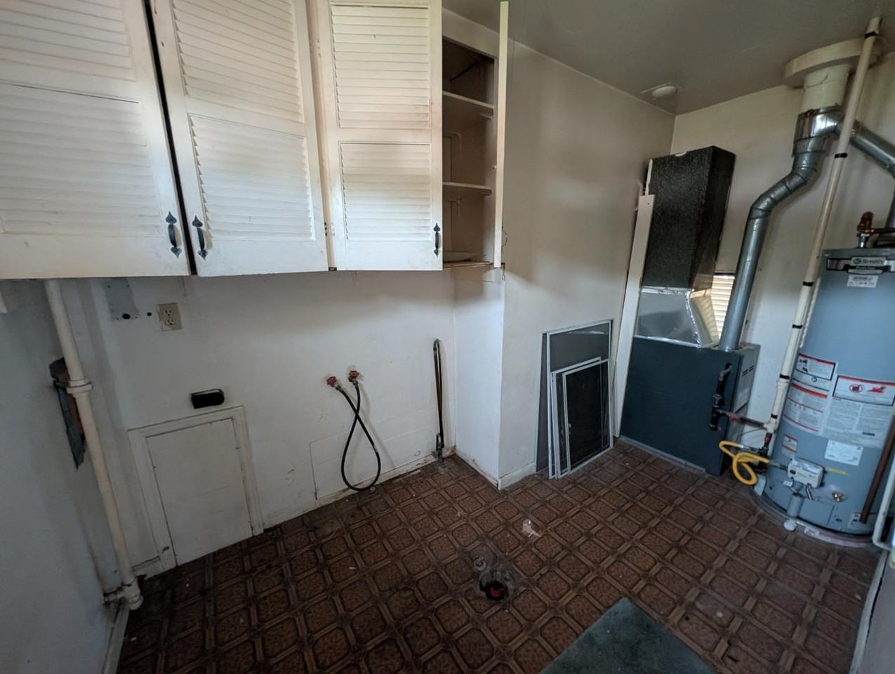 2411 Delaware St - Photo 7 of 11