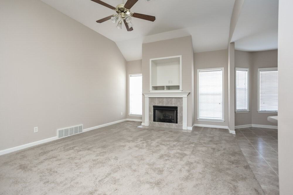 984 Cully Rd - Photo 2 of 16