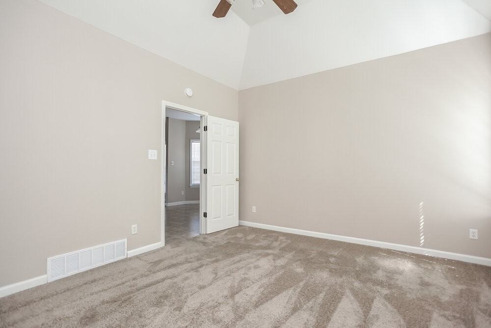 984 Cully Rd - Photo 6 of 16